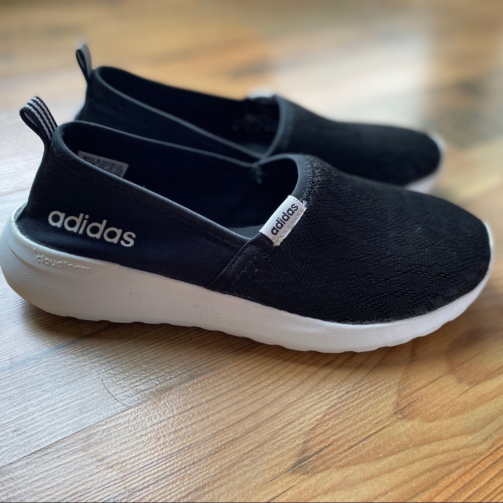 Women’s Adidas Cloudfoam Slip-on sneaker, Size 6